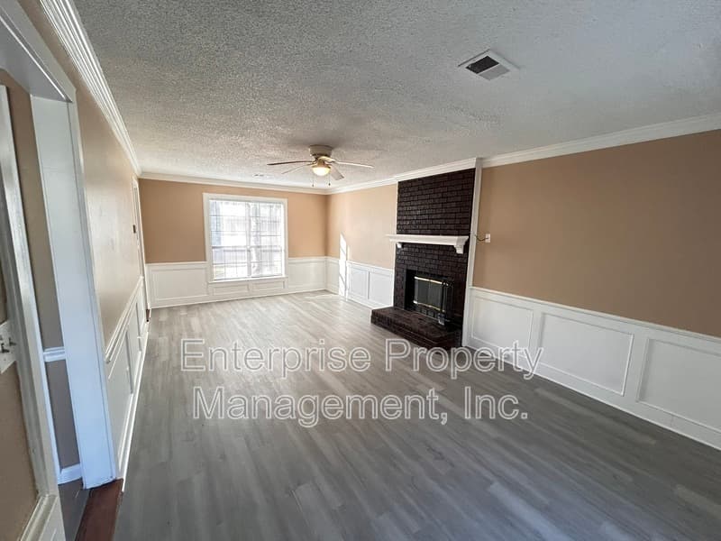 Cordova House: 7828 Bland Lane