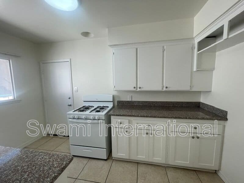 Inglewood Condo: 622 1/2 E. 97th