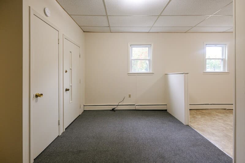 Springfield Condo: 680 Carew St