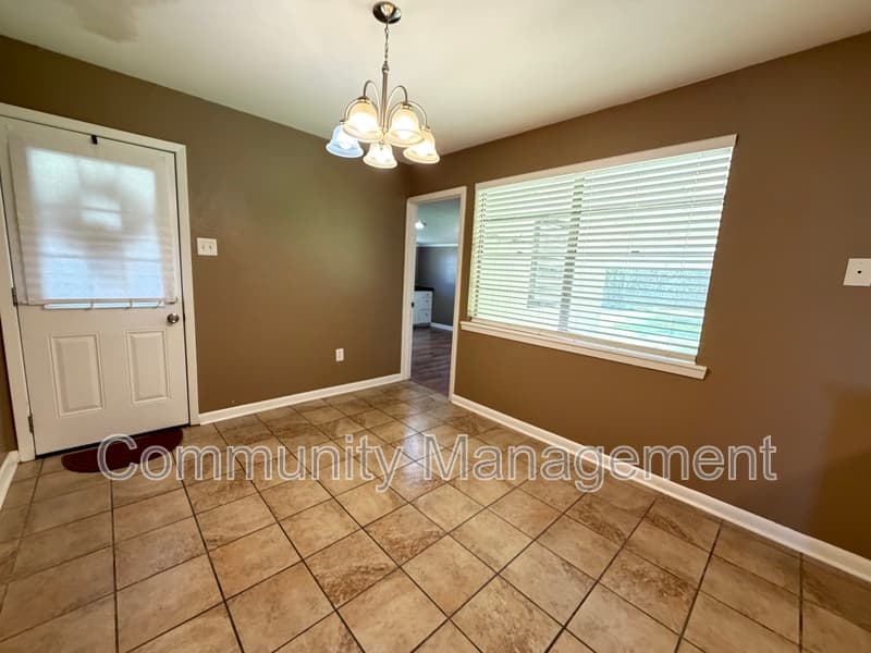 Denham Springs House: 8330 Springfield Rd