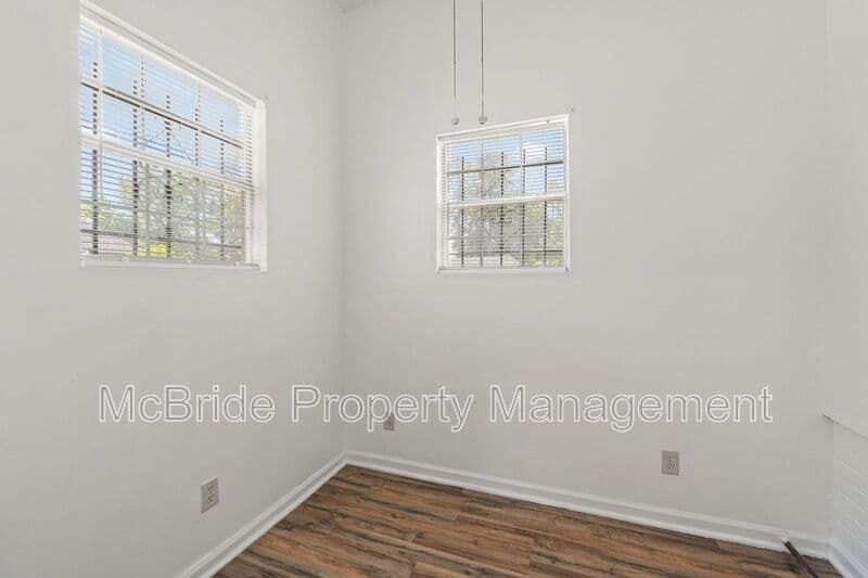 Augusta House: 1739 Cornell Drive