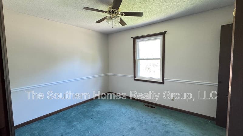 Athens House: 1305 Ridgeway Circle