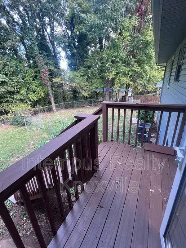Knoxville House: 10917 Sonja Dr