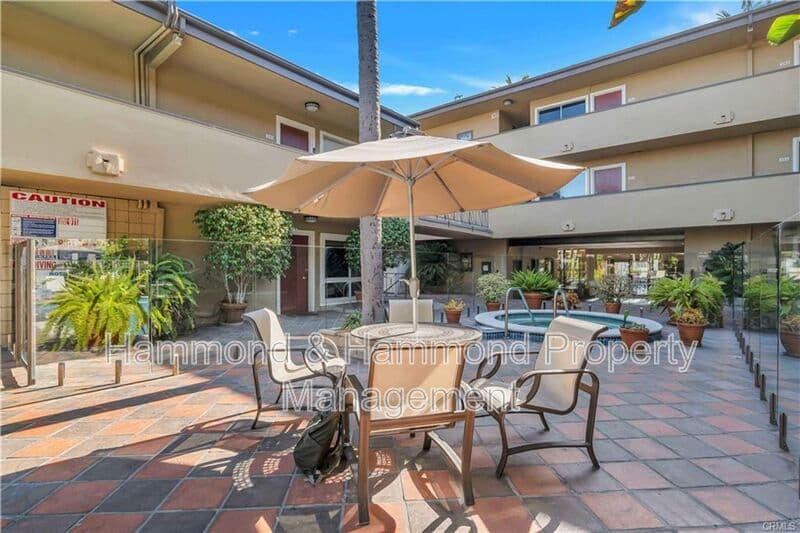 West Hollywood Condo: 970 Palm Ave.