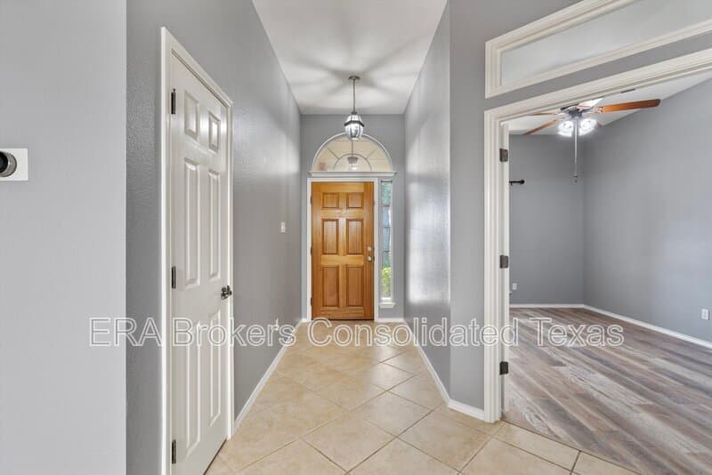 Austin House: 11600 Fletcher Hall Ln