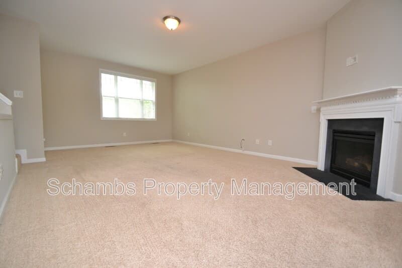 Durham House: 208 Irving Way