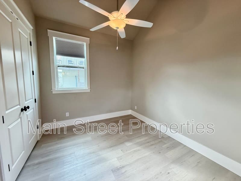 Pensacola House: 1205 East Scott Street