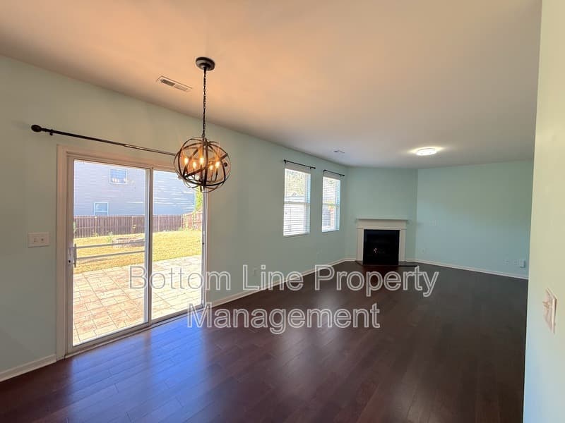 Matthews House: 1934 Savannah Hills Dr