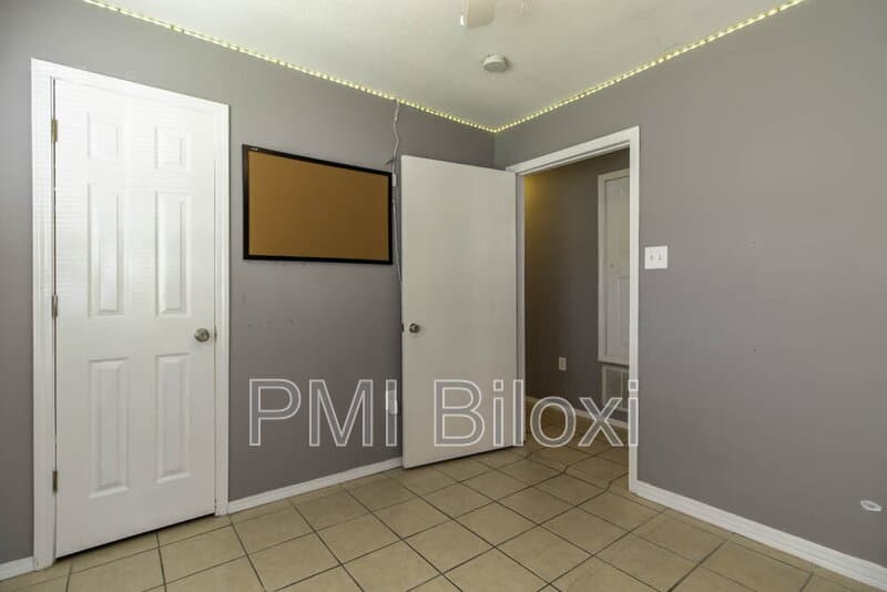 Biloxi House: 198 Keller Avenue