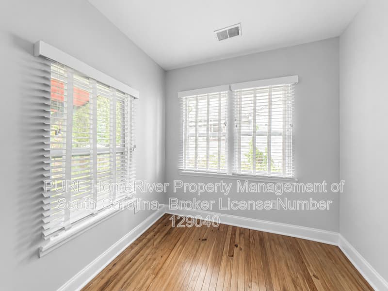 North Charleston House: 1919 Norwood St
