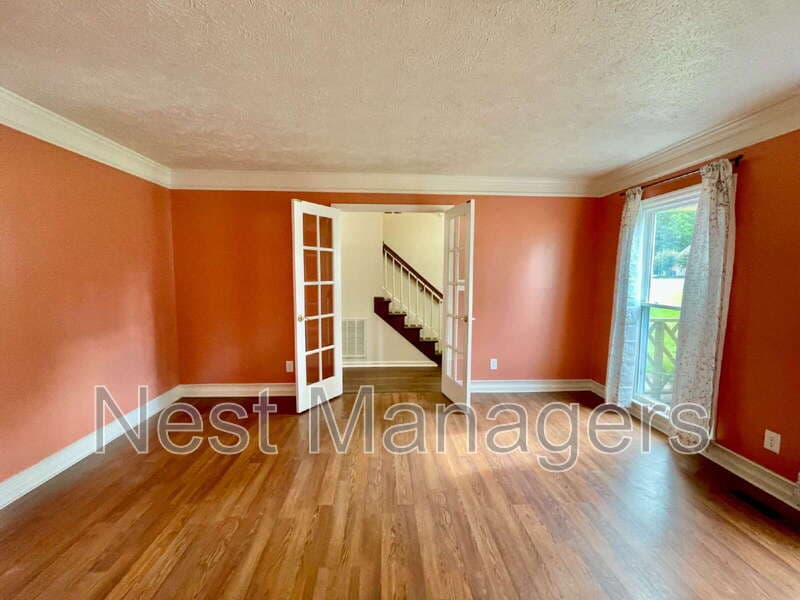 Fayetteville House: 5704 Kindley Dr