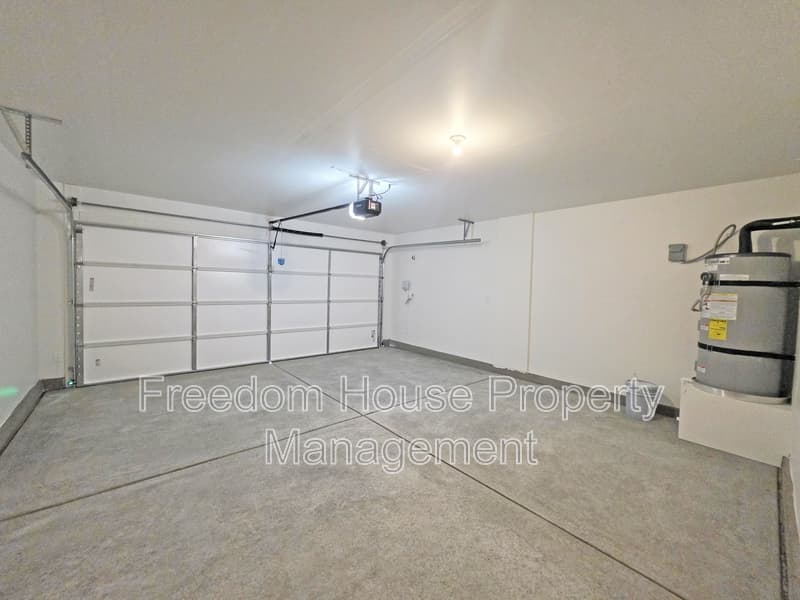 Pahrump House: 766 Makenna Rain Drive