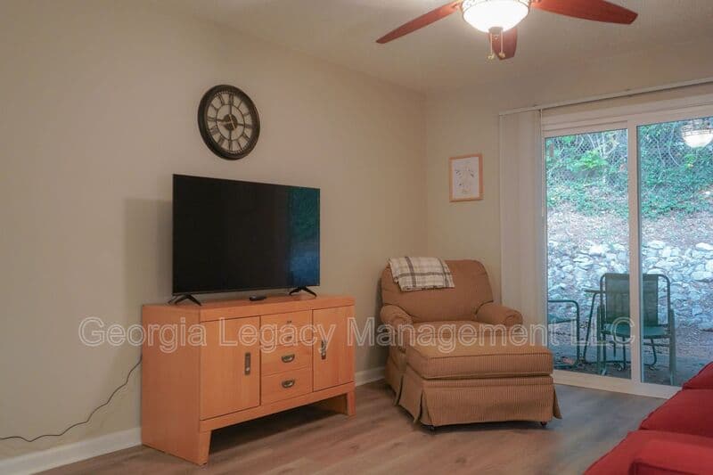 athens House: 1688 Prince Avenue