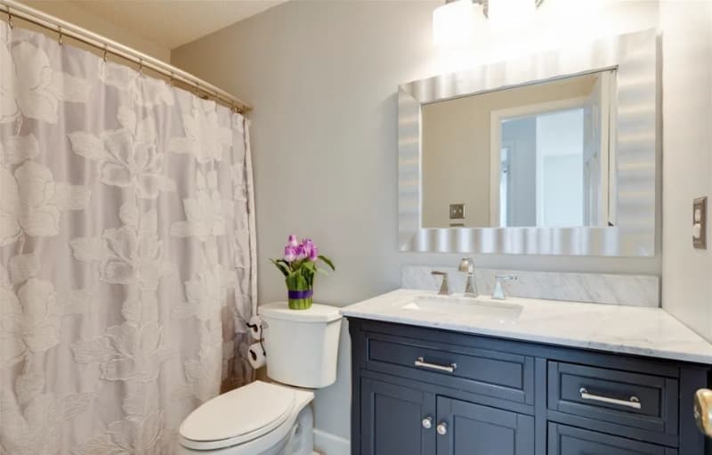 Sandston House: 420 Green Hollow Ln