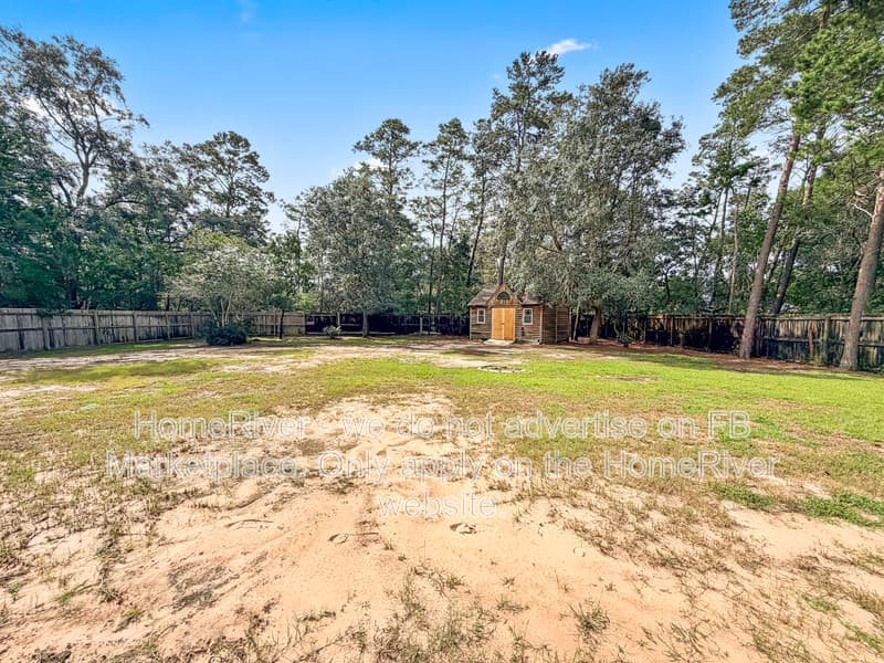 Navarre House: 6609 Codell St