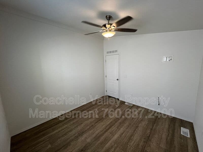 Desert Hot Springs House: 15300 Palm Dr