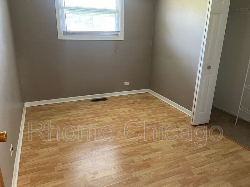 Carol Stream House: 564 Chippewa Trail