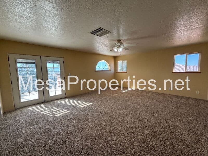 Apple Valley House: 18633 Kamana Rd.