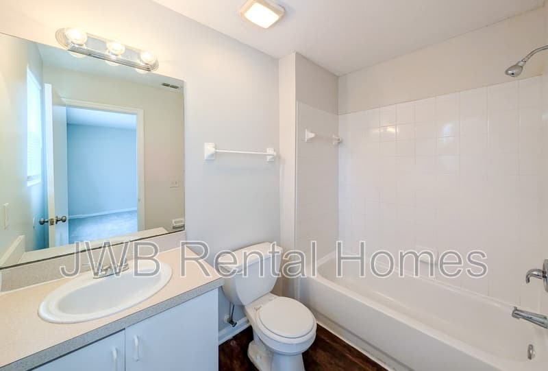 Atlantic Beach Townhome: 69 W 5th St