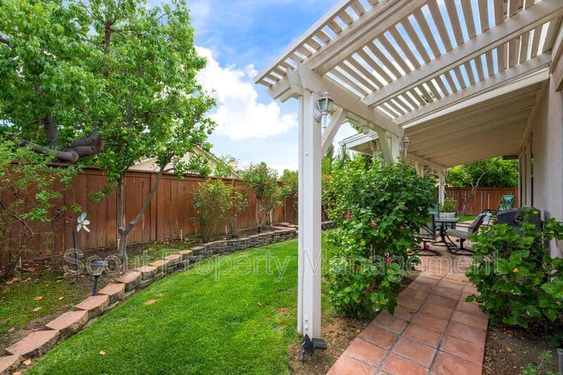 Temecula House: 30911 Putter Circle