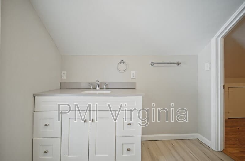Norfolk House: 8465 Quincy Street