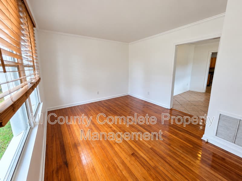 Jacksonville House: 4803 Lexington Ave