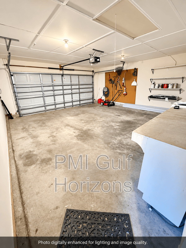 Pensacola House: 1310 Sunrunner Place