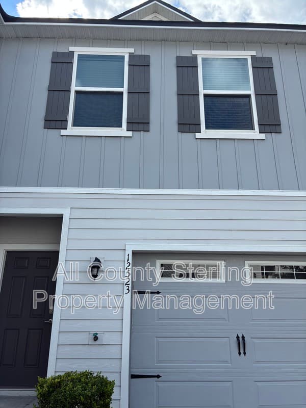 Newberry Townhome: 12523 NW 7th Place
