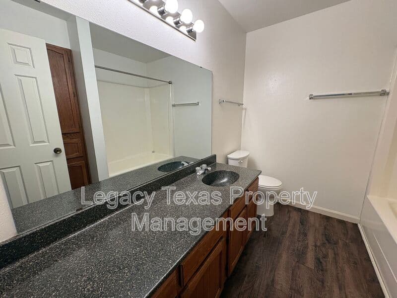 CLEBURNE Condo: 1601 N Nolan River Rd