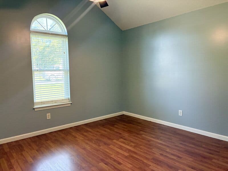 Rincon House: 105 E 9th St