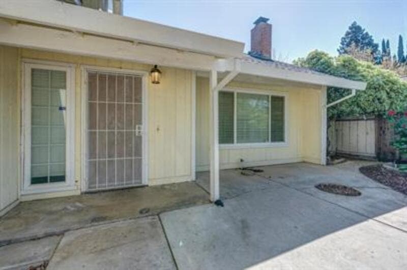 Merced House: 2768 Saratoga Avenue