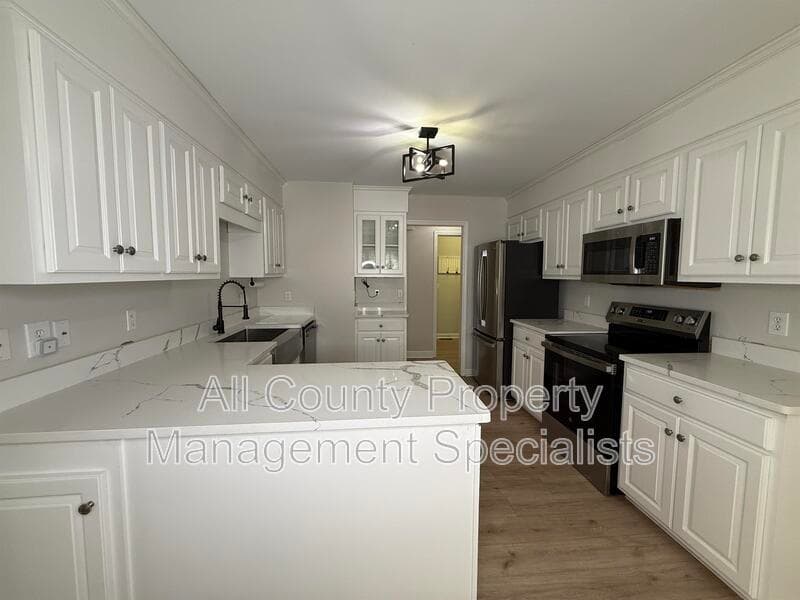 Camden House: 29 Benttree Ln