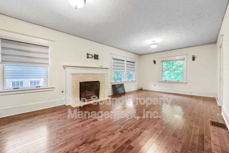 Portland House: 3835 SE Ankeny Street