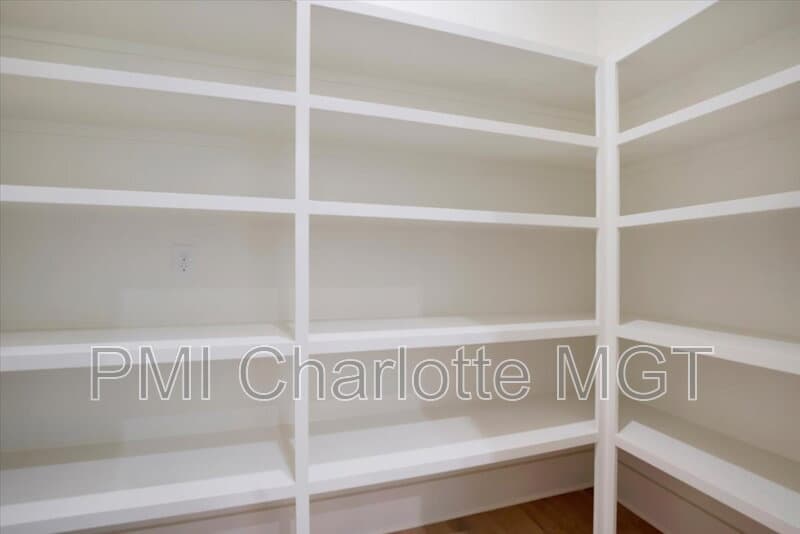 Charlotte House: 428 Dover Ave