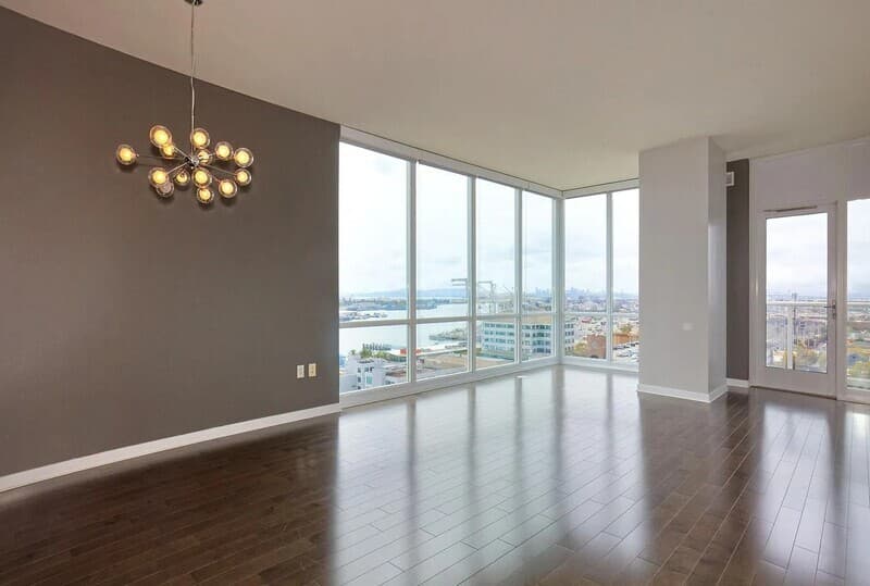 Oakland Condo: 222 Broadway St