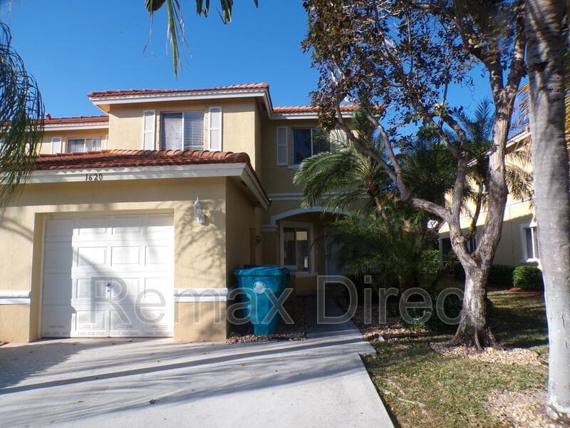 BOYNTON BEACH Townhome: 1620 Cetona Drive