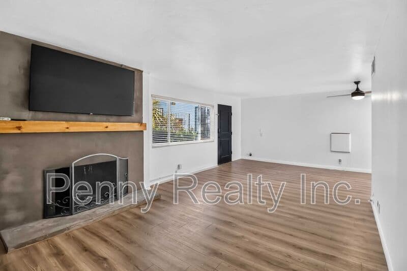 Escondido Condo: 806 E 4th Ave.