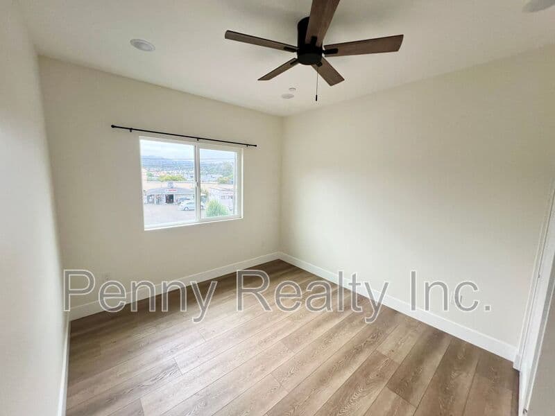 Vista Condo: 669-2 Townsite Dr