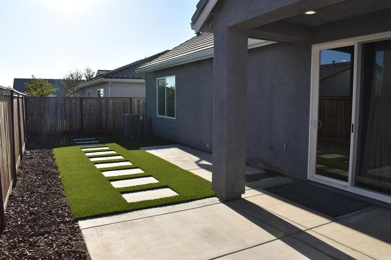 Madera House: 610 Wood Crest Avenue