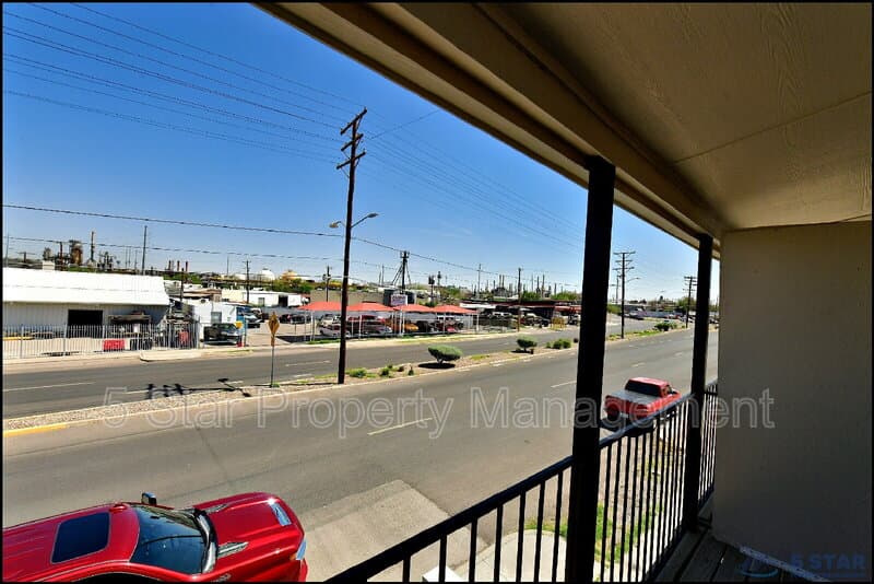 El Paso Condo: 6806 Alameda Ave