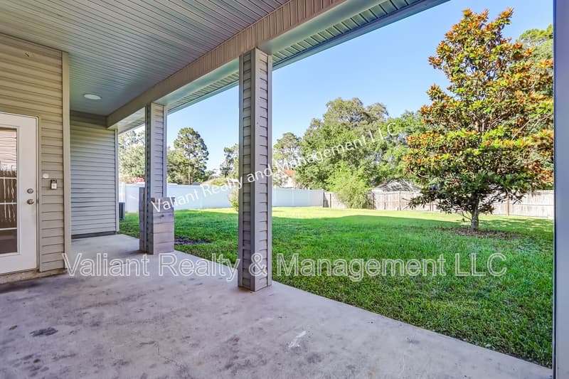 Jacksonville House: 8391 Candlewood Cove Trail