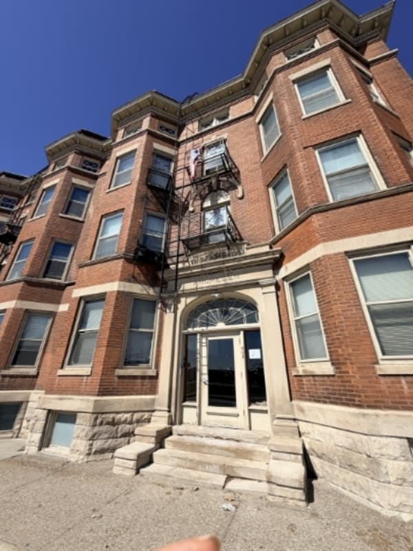 Davenport Condo: 608 W. 3rd St. #3D