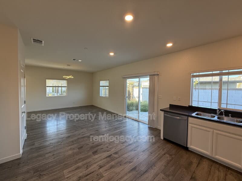 Sacramento House: 4364 White Ash Ln