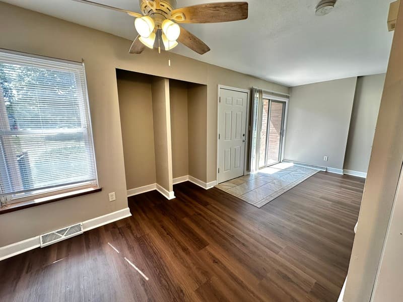 Oshkosh Condo: 725 W 9th Ave