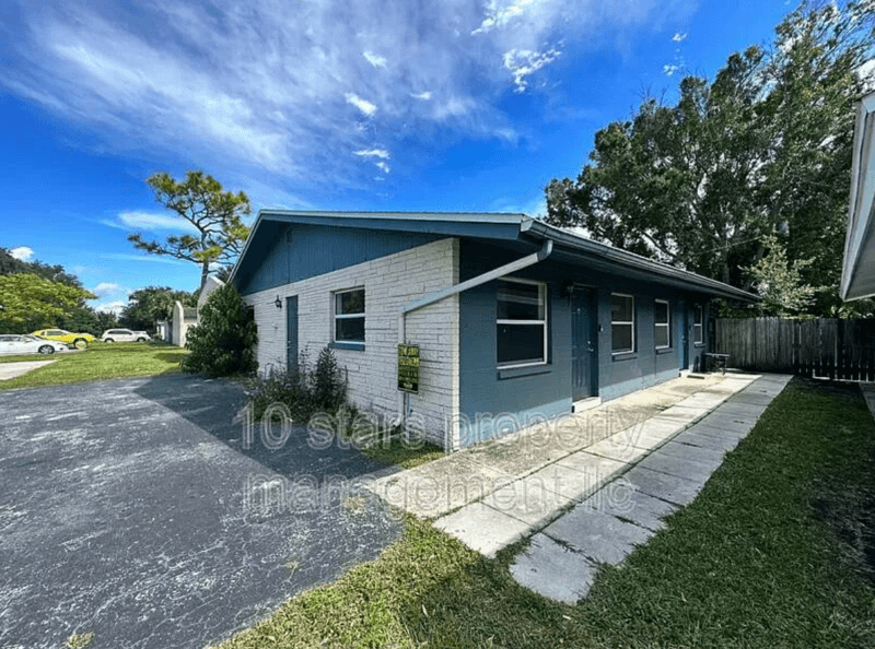 Largo Condo: 3716 137th Avenue North - B