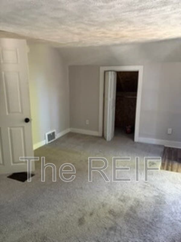 Lansing Condo: 513 North Magnolia Avenue 2nd Floor