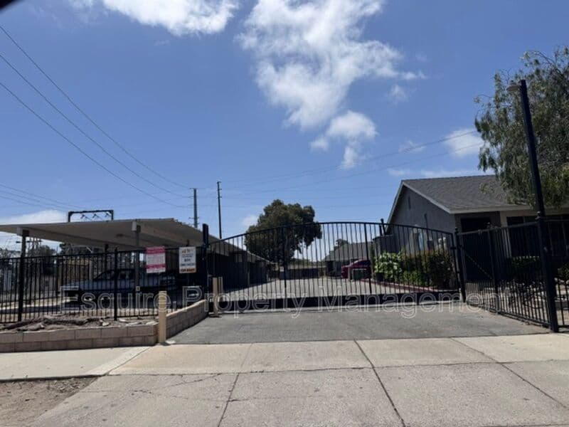 OXNARD Condo: 1834/1840/1850 PERICLES ST