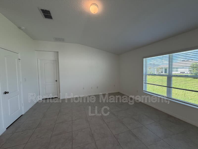 St. Cloud House: 3201 Sweet Acres Pl