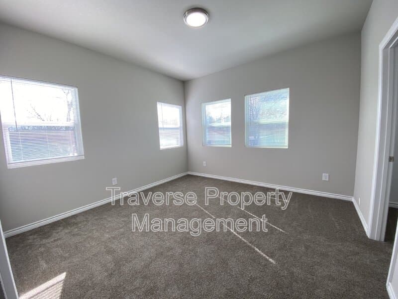 Fort Worth House: 1309 Arizona Ave