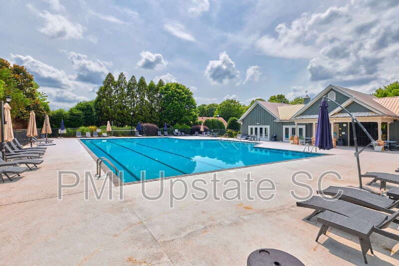 Simpsonville House: 218 Marefair Ln